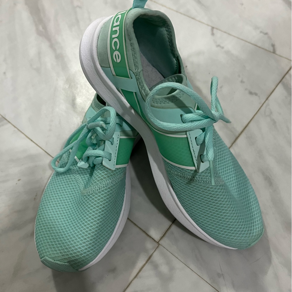New Balance Energize Sneakers